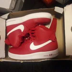 LIKE NEW RED WHITE NIKE AIR FORCE 1S